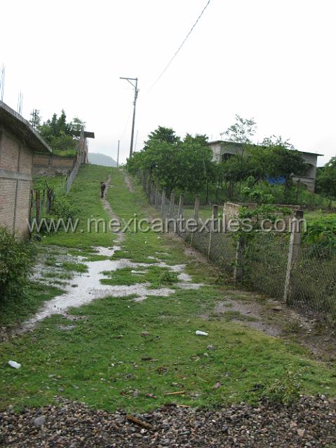 tecuiziapan_nahuatl01.JPG - We passed through during a rain storm and only stopped on the way back.